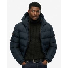 Superdry Ανδρικό Μπουφάν Puffer M5011905A-D9W Hooded Sports Navy - Μπουφάν στο Bodyman